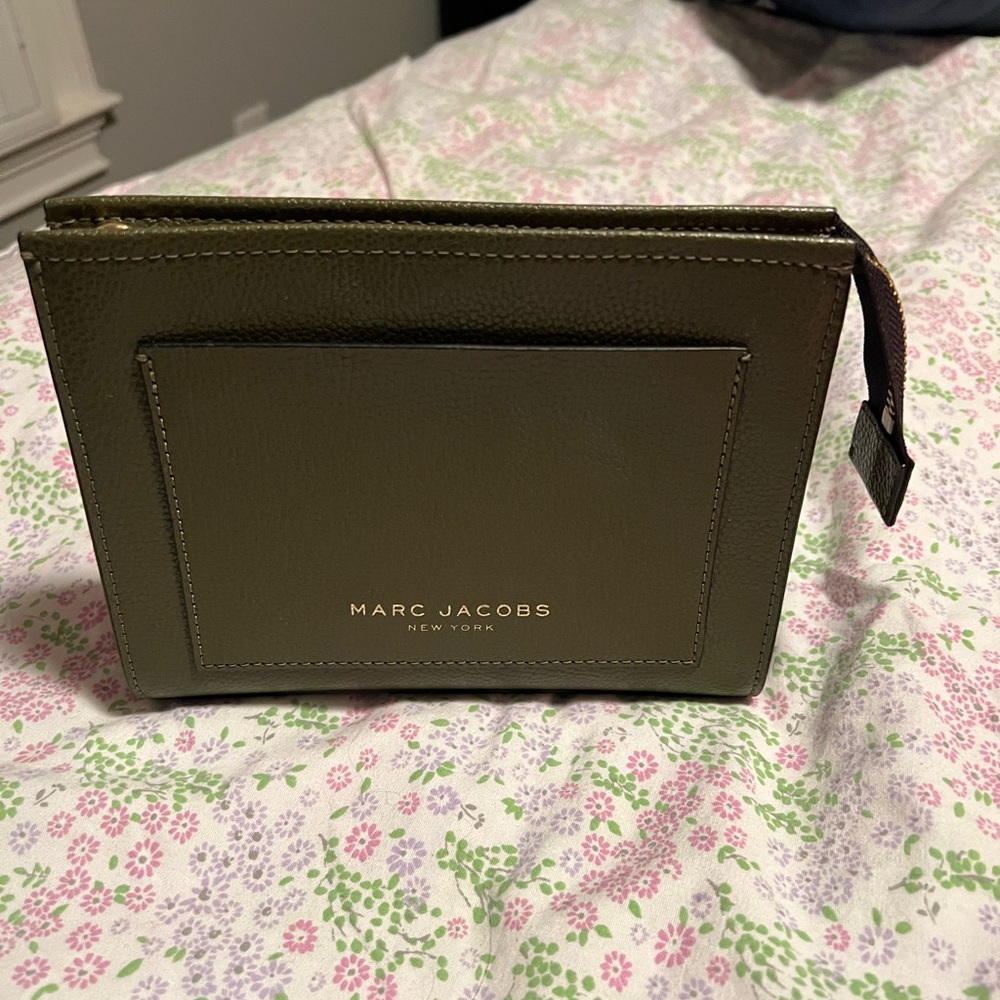 Marc Jacob’s dark green pouch- excellent condition